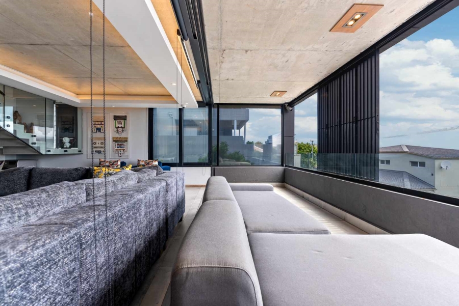 3 Bedroom Property for Sale in Sea Point Western Cape